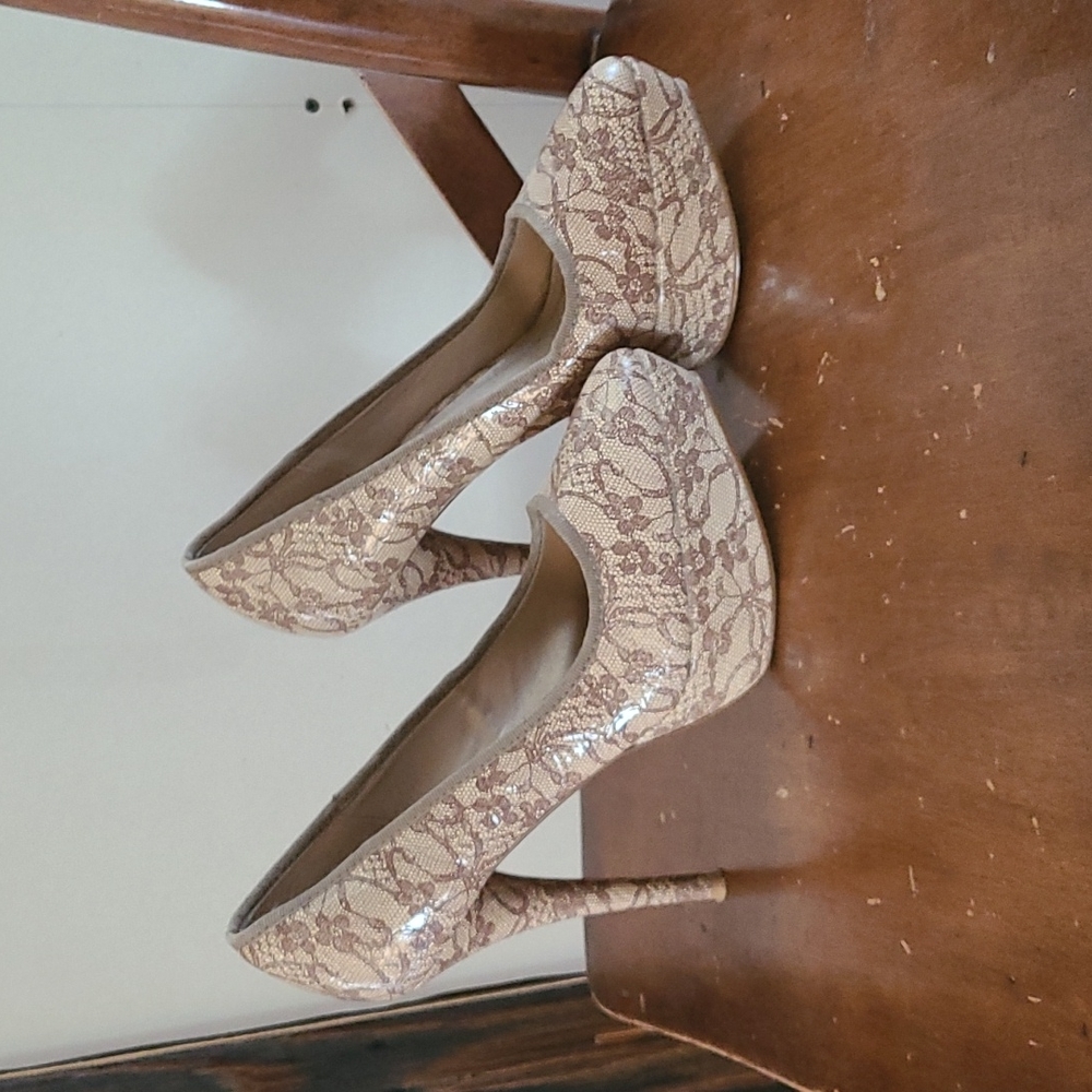 Floral Lace Platform Heela
